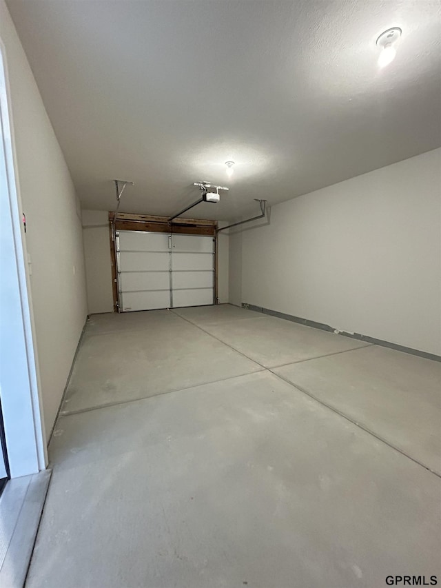 533 W Corsac Rd, Lincoln, NE 68523 - garage featuring a garage door opener