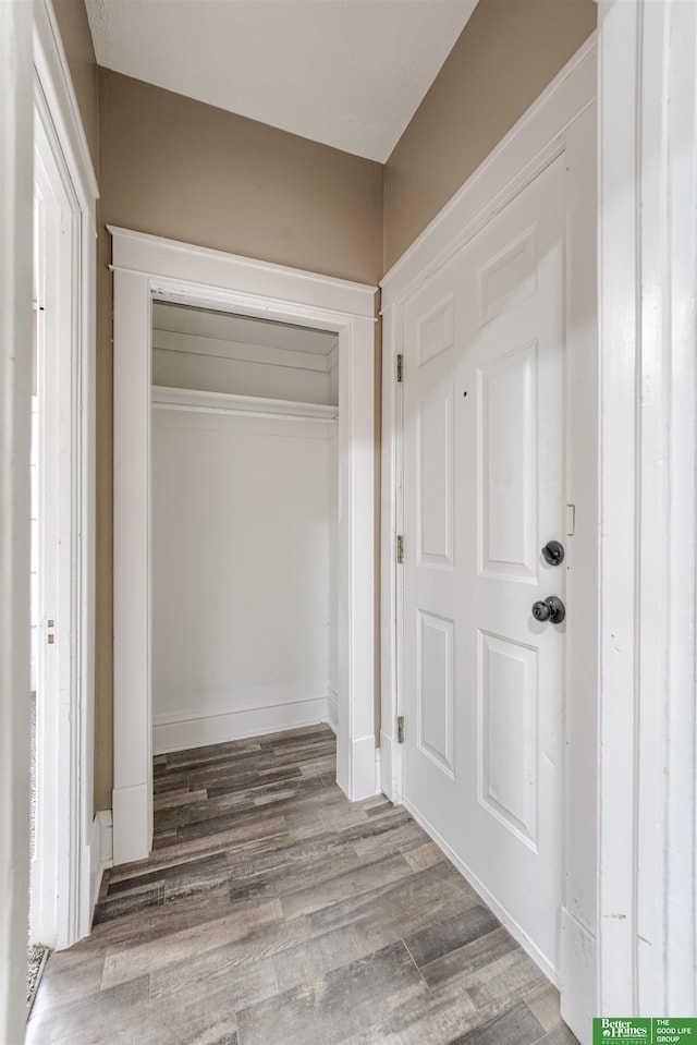 3520 N 55th St, Omaha, NE 68104 - foyer featuring wood finished floors