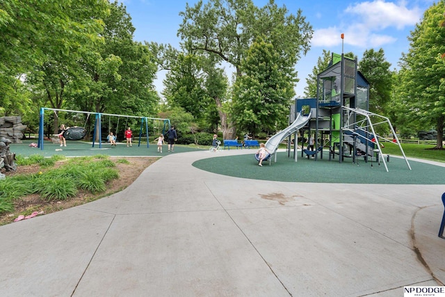 15921 Lake St, Omaha, NE 68116 - community play area with view of wooded area