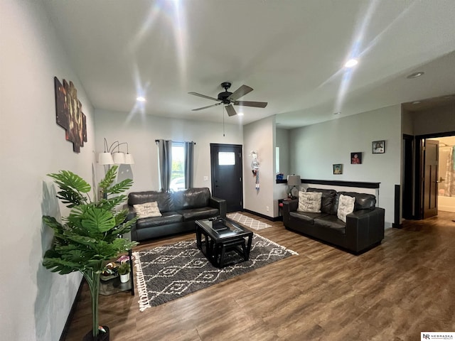 1001 Trail Dr, Valentine, NE 69201 - living room featuring wood finished floors, a ceiling fan, recessed lighting, and baseboards