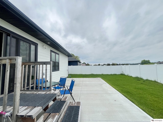 1001 Trail Dr, Valentine, NE 69201 - view of patio / terrace