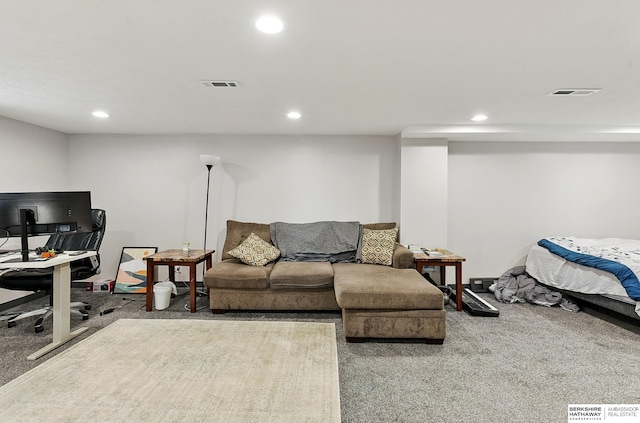 121 N 38th Ave, Omaha, NE 68131 - living room with recessed lighting and carpet flooring