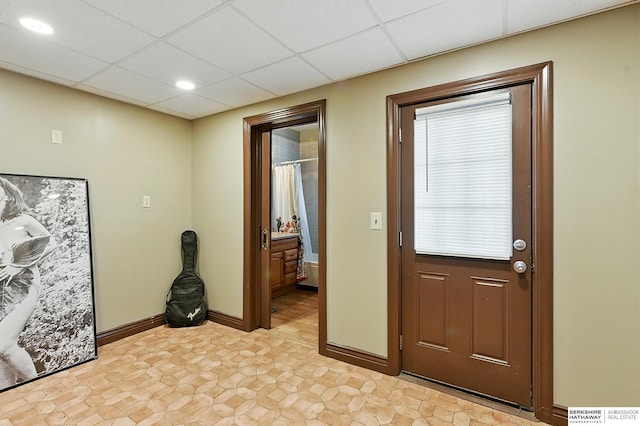 121 N 38th Ave, Omaha, NE 68131 - entryway featuring a drop ceiling and recessed lighting