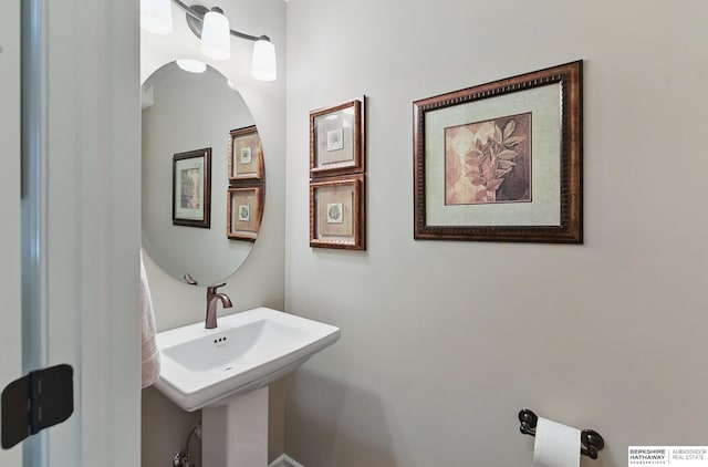 5818 S 159th St, Omaha, NE 68135 - bathroom featuring a sink