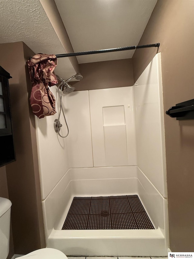 3836 Drexel St, Omaha, NE 68107 - bathroom featuring toilet and a shower stall