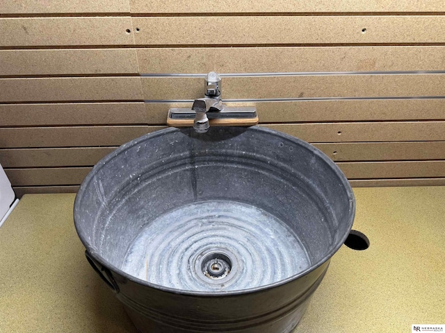 3836 Drexel St, Omaha, NE 68107 - detailed view of a sink