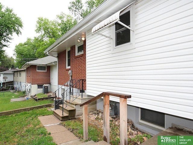 1609 N 71st St, Lincoln, NE 68505 - view of side of home featuring cooling unit
