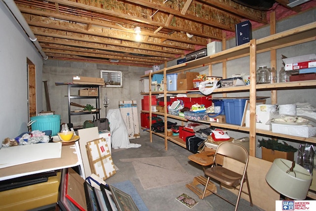 2600 Evergreen Cir, Beatrice, NE 68310 - view of storage area