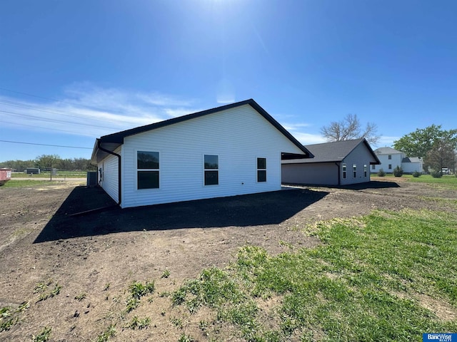 929 S Columbia Ave, Seward, NE 68434 - back of property featuring driveway