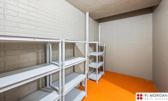 6713 N 148th St, Omaha, NE 68116 - view of storage room