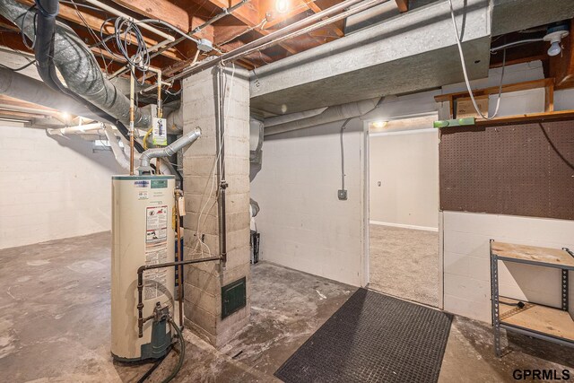 3519 N 53rd St, Omaha, NE 68104 - unfinished basement with gas water heater