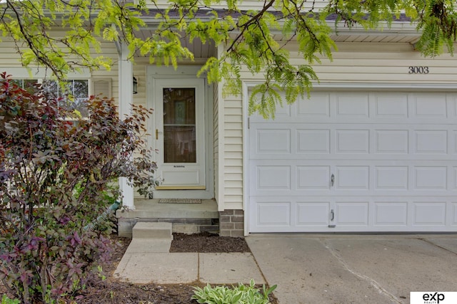 3003 Sheridan Rd, Bellevue, NE 68123 - property entrance featuring driveway