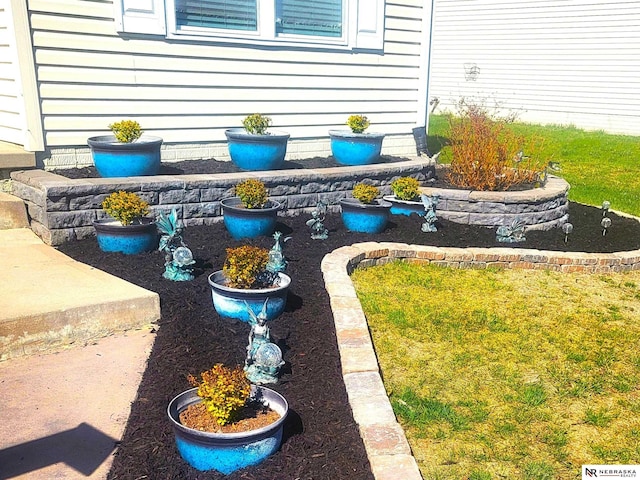 16228 Virginia St, Omaha, NE 68136 - view of yard