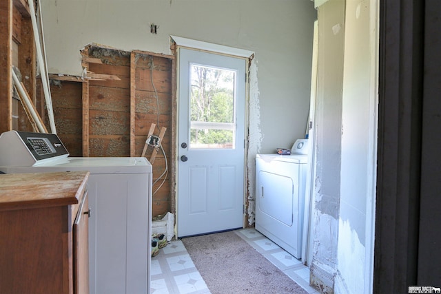 429 N 4th St, Tecumseh, NE 68450 - laundry area with washing machine and clothes dryer and light flooring