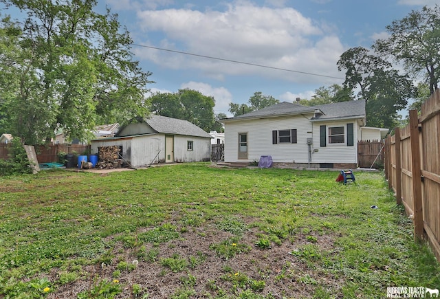429 N 4th St, Tecumseh, NE 68450 - view of rear view of property