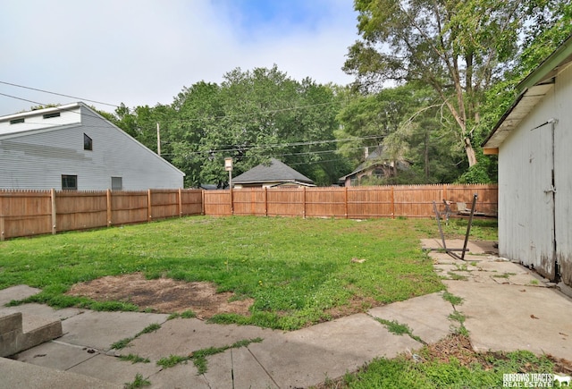 429 N 4th St, Tecumseh, NE 68450 - view of yard