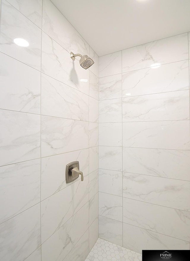 20640 Rawhide Rd, Omaha, NE 68022 - full bath with a tile shower