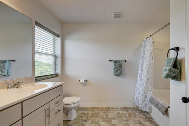 10505 Rosewater Pkwy, Bennington, NE 68007 - full bathroom featuring toilet, vanity, shower / bath combo, and baseboards