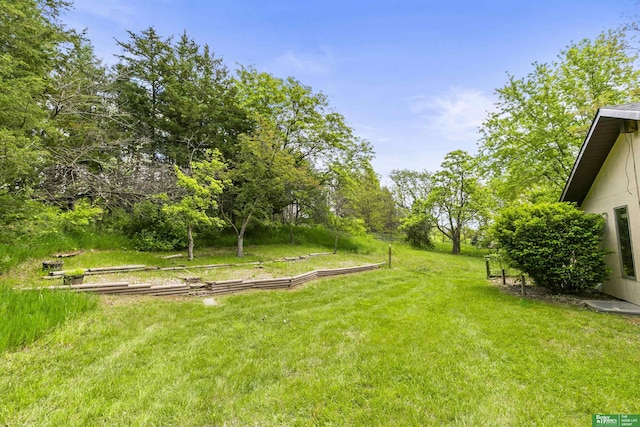 8259 Paradise Hills Ln, Fort Calhoun, NE 68023 - view of grassy yard