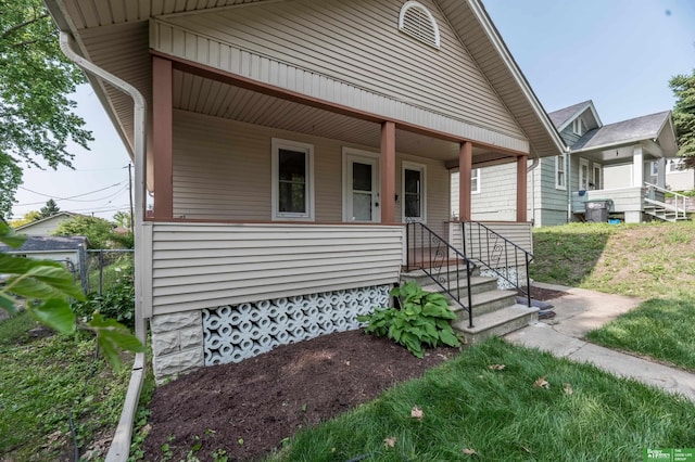 5515 Hickory St, Omaha, NE 68106 - view of front of home featuring covered porch