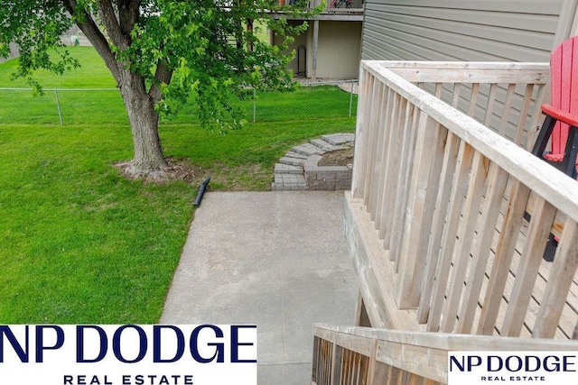 611 Diamond Ln, Papillion, NE 68133 - view of yard with a patio