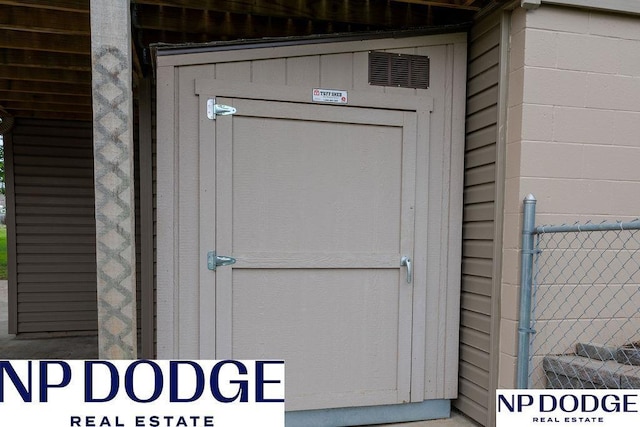 611 Diamond Ln, Papillion, NE 68133 - view of property entrance