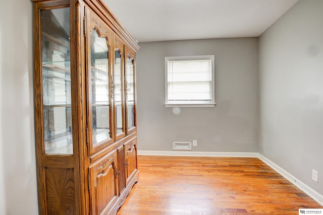 6205 Nebraska Ave, Omaha, NE 68104 - empty room featuring light wood-style flooring and baseboards