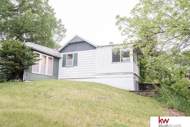 90 N Montgomery St, Nelson, NE 68961 - back of property with a yard