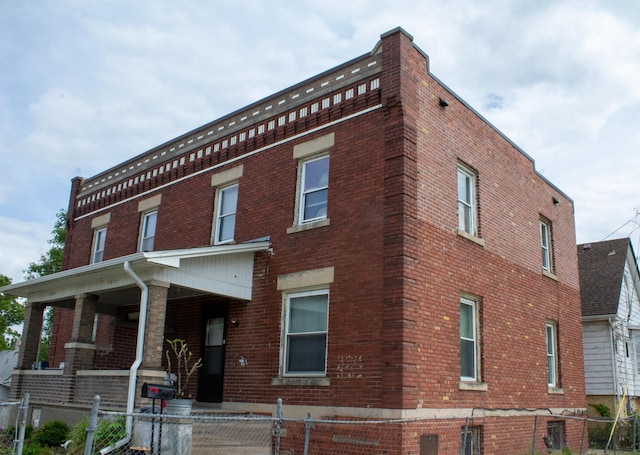 2609 Marcy St, Omaha, NE 68105 - view of building exterior featuring a fenced front yard