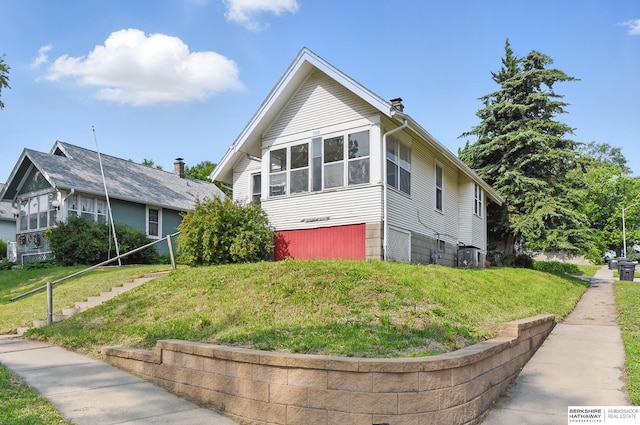 1822 N 38th St, Omaha, NE 68111 - view of side of home