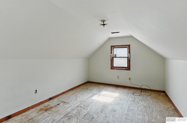 1822 N 38th St, Omaha, NE 68111 - bonus room featuring lofted ceiling and baseboards