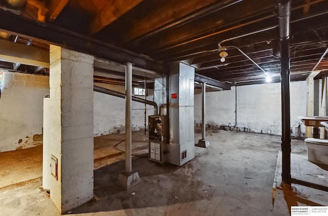 1822 N 38th St, Omaha, NE 68111 - unfinished basement featuring heating unit