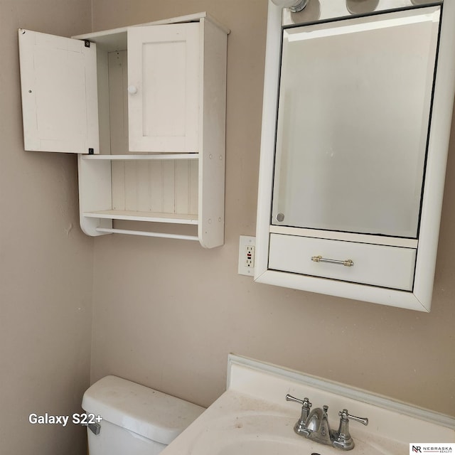 2134 S 48th St, Omaha, NE 68106 - half bath with toilet and vanity