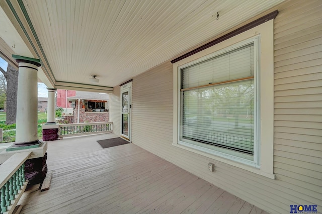 2524 S St, Lincoln, NE 68503 - view of wooden porch