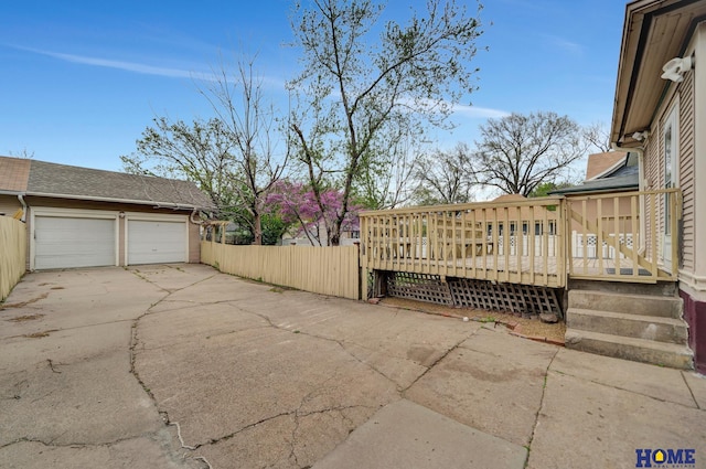 2524 S St, Lincoln, NE 68503 - garage with concrete driveway