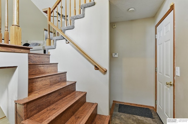 8853 N 82nd Ave, Omaha, NE 68122 - view of stairway