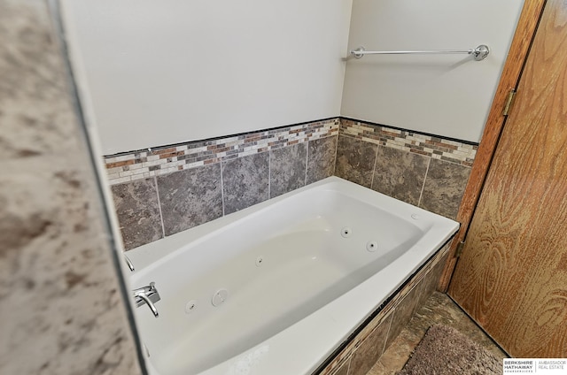 8853 N 82nd Ave, Omaha, NE 68122 - bathroom featuring a jetted tub
