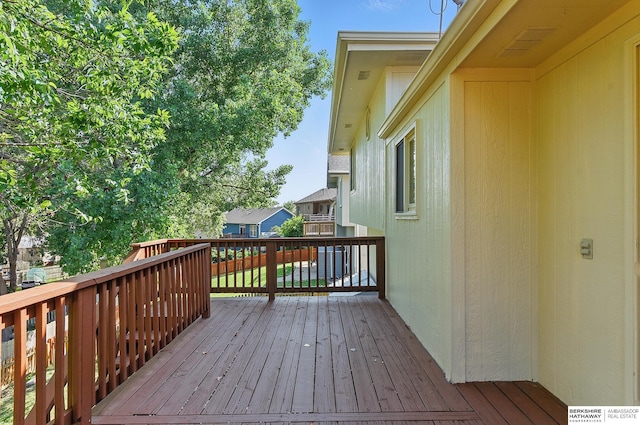 8853 N 82nd Ave, Omaha, NE 68122 - view of wooden deck