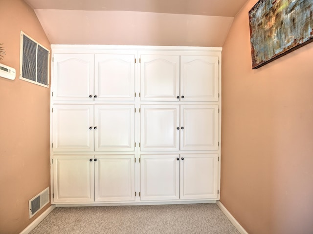 6212 Oak Hills Plz, Omaha, NE 68137 - view of closet