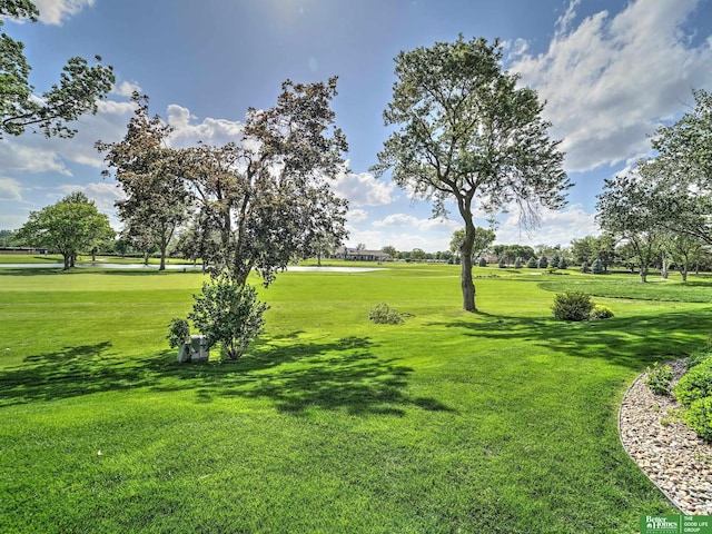 6212 Oak Hills Plz, Omaha, NE 68137 - view of home's community with a lawn and golf course view