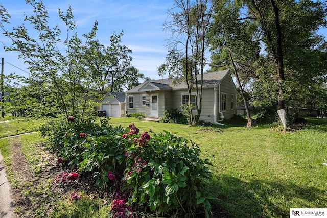 6021 Frederick St, Omaha, NE 68106 - single story home with a front yard and a garage