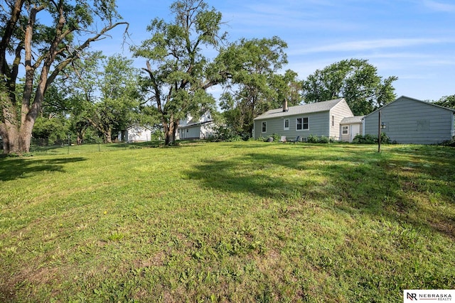 6021 Frederick St, Omaha, NE 68106 - view of green lawn