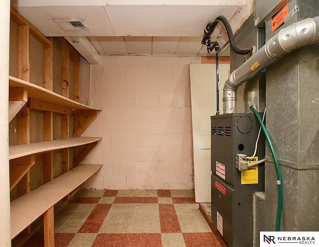 4540 S 41st St, Omaha, NE 68107 - utilities featuring heating unit