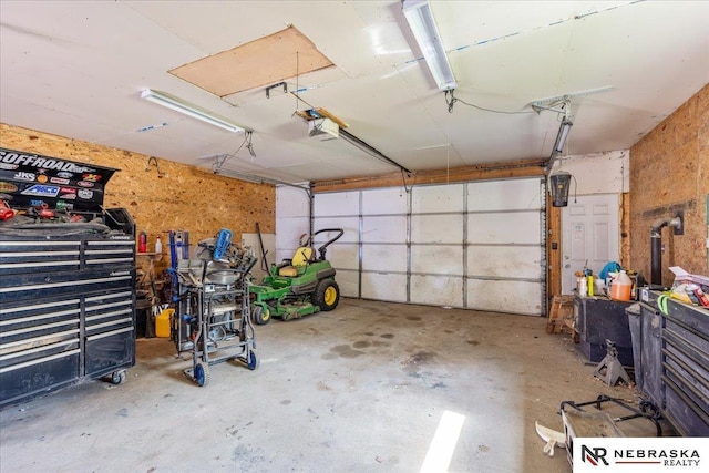 610 S 10th St, Plattsmouth, NE 68048 - view of garage