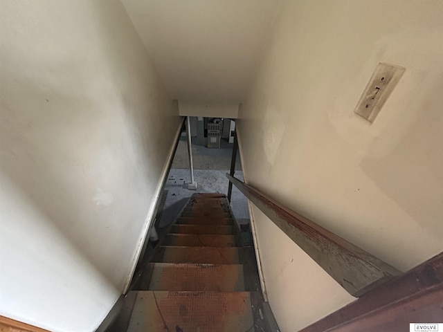 5329 N 47th St, Omaha, NE 68104 - view of stairs