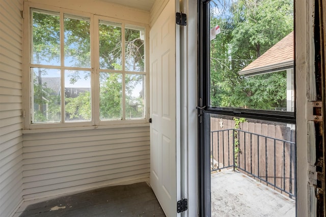620 Dorcas St, Omaha, NE 68108 - unfurnished sunroom with healthy amount of natural light