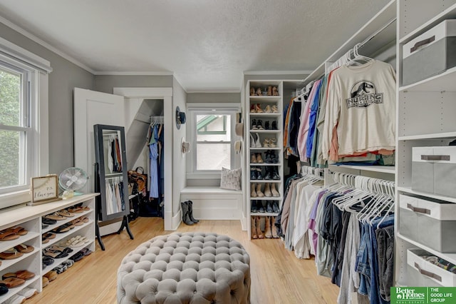 406 S 49th St, Omaha, NE 68132 - spacious closet with wood finished floors
