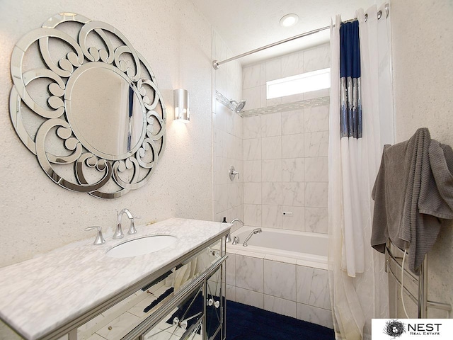 7615 Greycliff Dr, Lincoln, NE 68516 - bathroom with tiled shower / bath and vanity