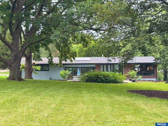 5941 Margo Dr, Lincoln, NE 68510 - view of front of house with a front yard