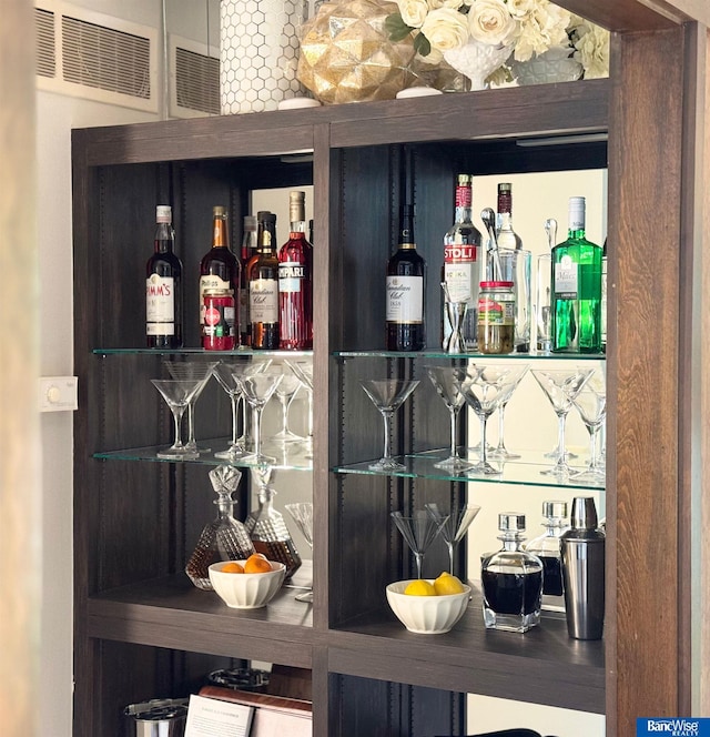 5941 Margo Dr, Lincoln, NE 68510 - view of indoor dry bar